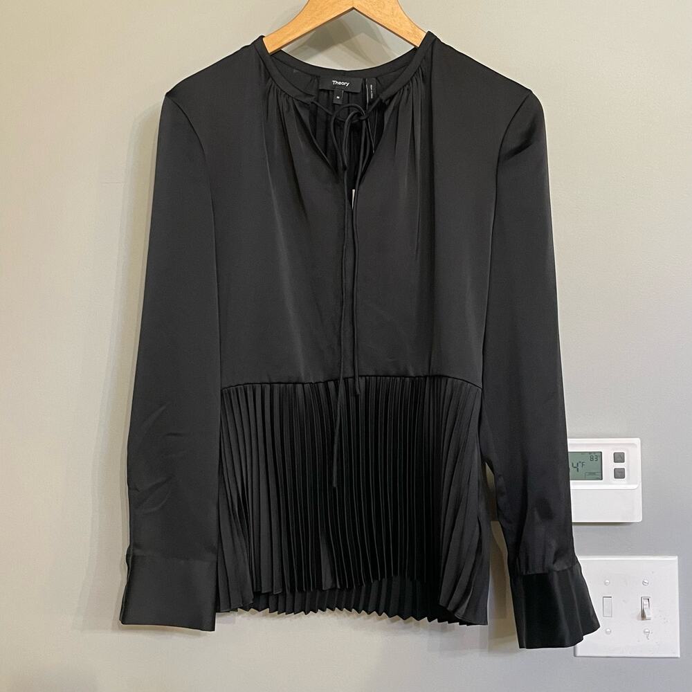 Theory Top Blouse Womens Black Keyhole Pleated Peplum Hem Satin Texture Sz M